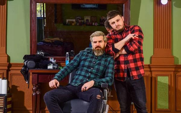 Barber Chair Buying Guide: What to Know Before You Invest