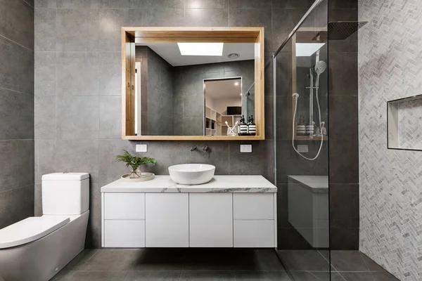Transforming Bathrooms in Kansas City: What You Need to Know Before Starting