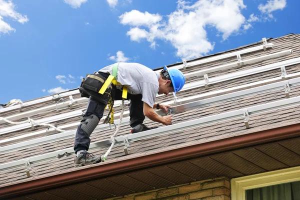 How the Right Roofing Contractor Makes All the Difference